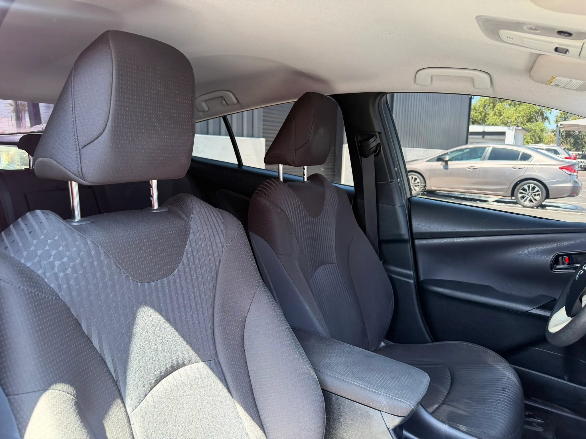 Used 2018 Toyota Prius Two w/ Prius Two Safety Plus Package FWD image 28