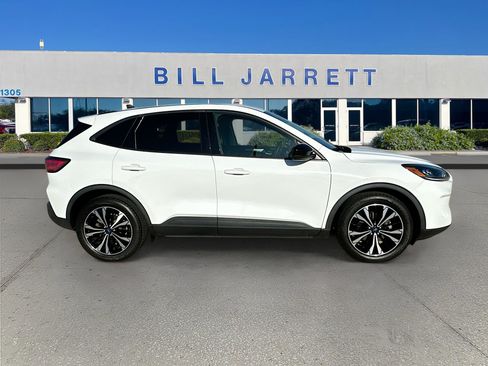 Used 2022 Ford Escape SE w/ SE Sport Appearance Package FWD image 8
