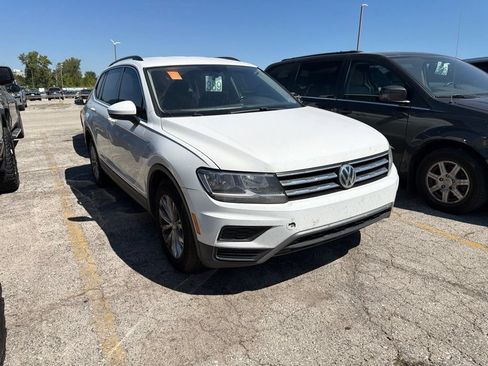 Used 2018 Volkswagen Tiguan SE w/ 3rd Row Seat Package AWD/4WD image 1