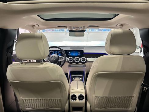 Used 2023 Mercedes-Benz GLB 250 4MATIC image 25