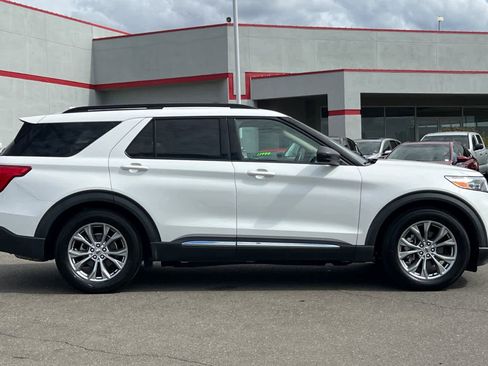 Used 2021 Ford Explorer XLT w/ Equipment Group 202A image 6