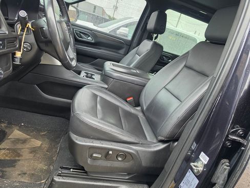 Used 2023 Chevrolet Suburban Z71 w/ Luxury Package AWD/4WD image 6