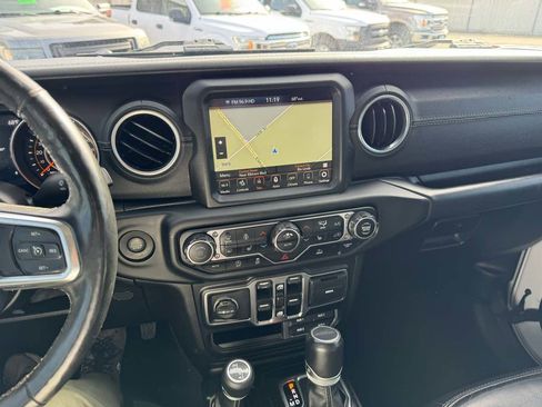 Used 2020 Jeep Gladiator Overland image 28