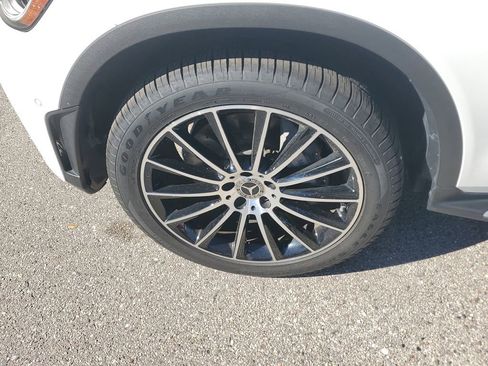 Used 2022 Mercedes-Benz GLC 300 4MATIC Coupe image 11