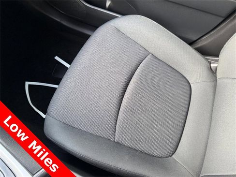 Used 2019 Toyota RAV4 LE image 27