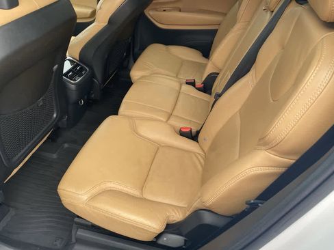 Used 2017 Volvo XC90 T6 Momentum w/ Vision Package image 22