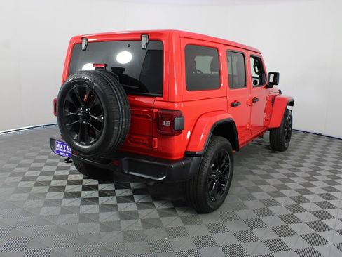 Used 2025 Jeep Wrangler Unlimited Sahara w/ Safety Group AWD/4WD image 23