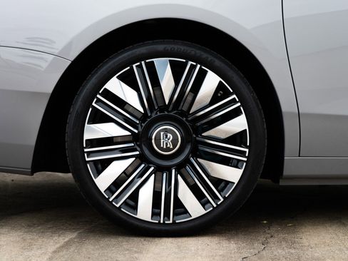 Used 2025 Rolls-Royce Ghost image 40