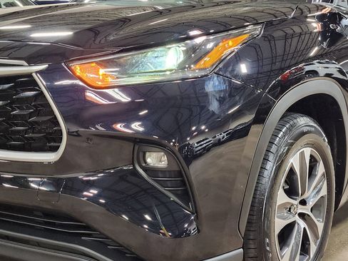 Used 2021 Toyota Highlander XLE FWD image 14