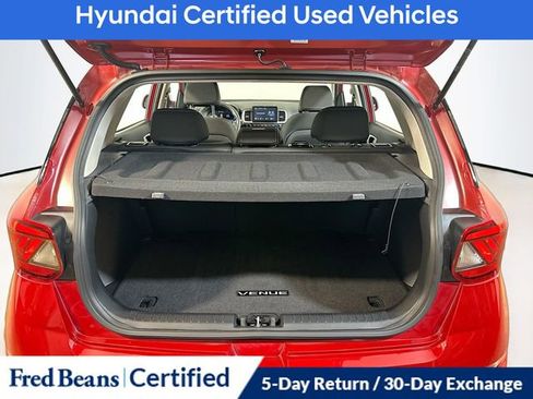 Certified 2023 Hyundai Venue SEL image 24