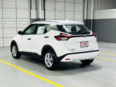 New 2025 Nissan Kicks Play S image 12