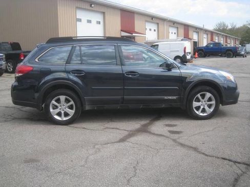 Used 2014 Subaru Outback 2.5i Premium image 4