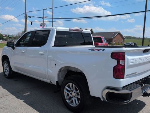 Used 2023 Chevrolet Silverado 1500 LT AWD/4WD image 3