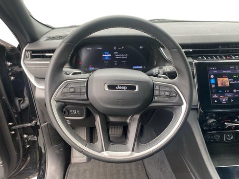 Used 2023 Jeep Grand Cherokee L Laredo AWD/4WD image 12