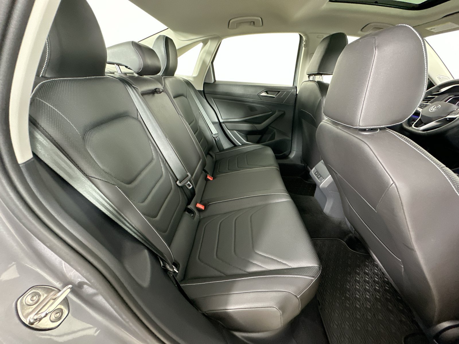 Certified 2024 Volkswagen Jetta SEL FWD image 40