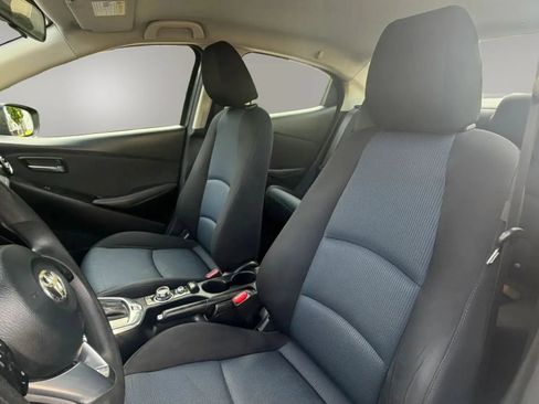 Used 2017 Toyota Yaris iA FWD image 10