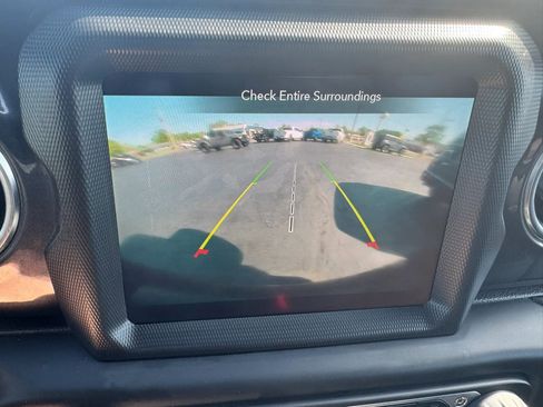 Used 2022 Jeep Wrangler Unlimited Sahara image 10