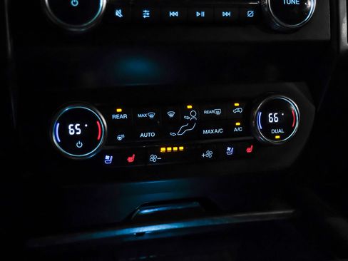 Used 2021 Ford Expedition Max Limited AWD/4WD image 21