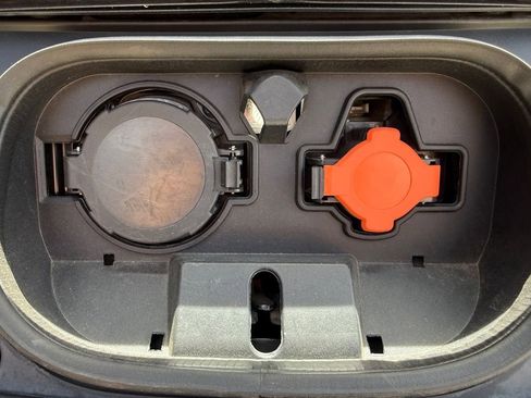 Used 2018 Nissan Leaf SV w/ SV All Weather Package image 46