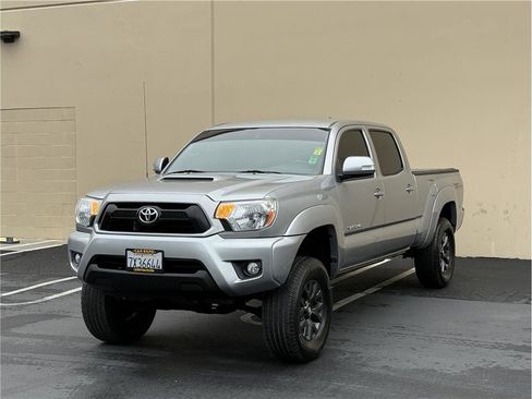 Used 2014 Toyota Tacoma PreRunner w/ TRD Sport Package image 3
