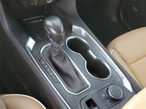 Used 2022 Chevrolet Traverse Premier image 31