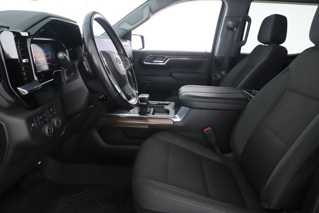 Used 2024 Chevrolet Silverado 1500 RST w/ Z71 Off-Road Package AWD/4WD image 16