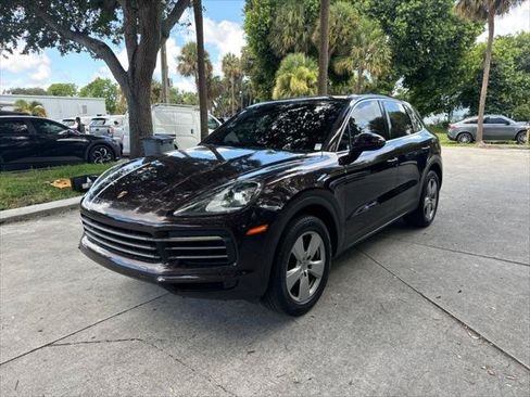 Used 2019 Porsche Cayenne AWD/4WD image 2