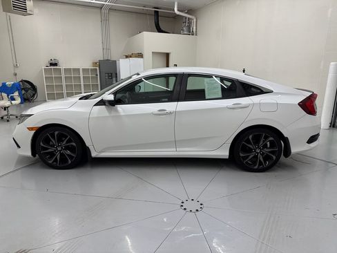 Used 2019 Honda Civic Sport image 2