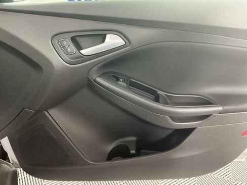 Used 2015 Ford Focus SE FWD image 13