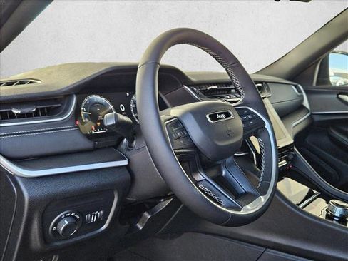 New 2025 Jeep Grand Cherokee Altitude w/ MOPAR Finishing Package image 3