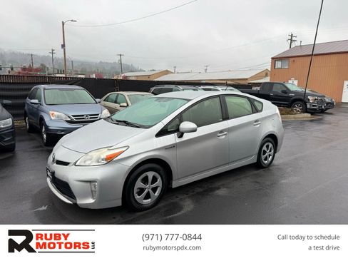 Used 2013 Toyota Prius Three image 1