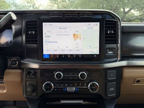 Used 2024 Ford F250 Lariat w/ Sport Appearance Package AWD/4WD image 16