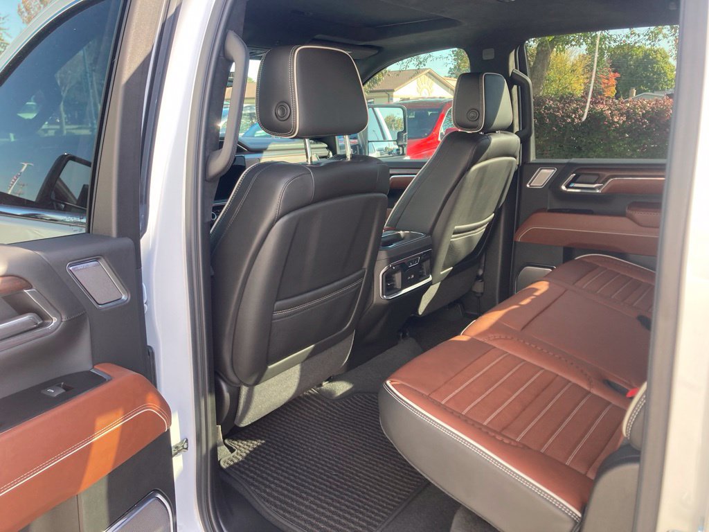 Used 2024 GMC Sierra 2500 Denali Ultimate AWD/4WD image 12
