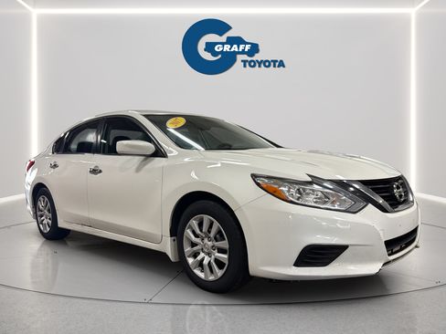 Used 2017 Nissan Altima 2.5 S w/ Power Driver Seat Package FWD image 10