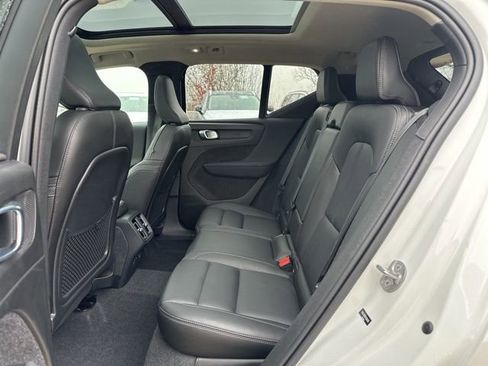 Certified 2024 Volvo XC40 B5 Plus w/ Protection Package Premier AWD/4WD image 13
