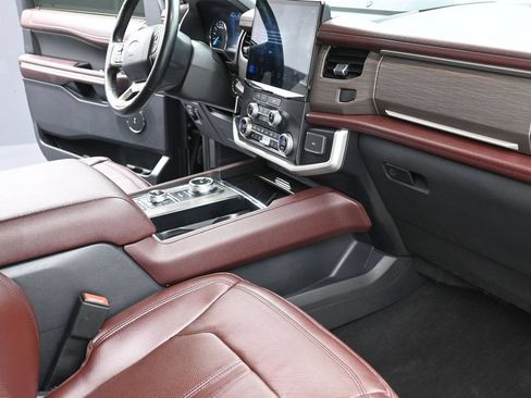 Certified 2024 Ford Expedition Limited AWD/4WD image 10