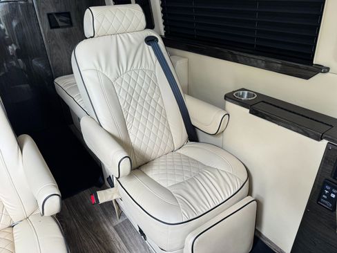 Used 2022 Mercedes-Benz Sprinter 3500 image 67
