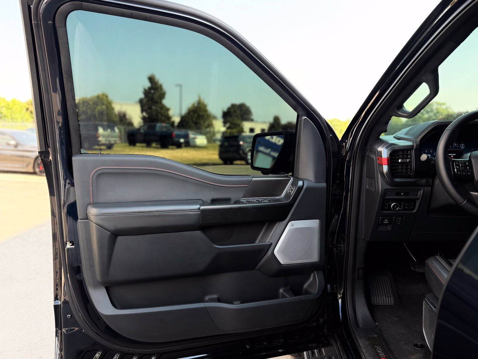 Used 2025 Ford F150 Raptor AWD/4WD image 16