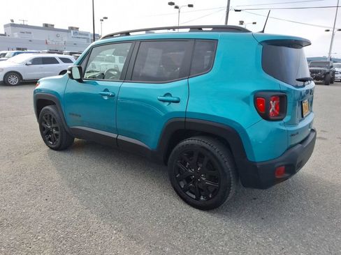 Certified 2022 Jeep Renegade Altitude w/ Convenience Group AWD/4WD image 6