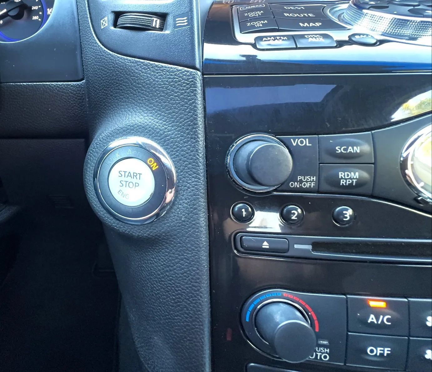 Used 2012 INFINITI FX35 2WD w/ Premium Pkg image 24
