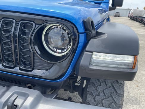 Used 2024 Jeep Wrangler Unlimited Sport AWD/4WD image 10