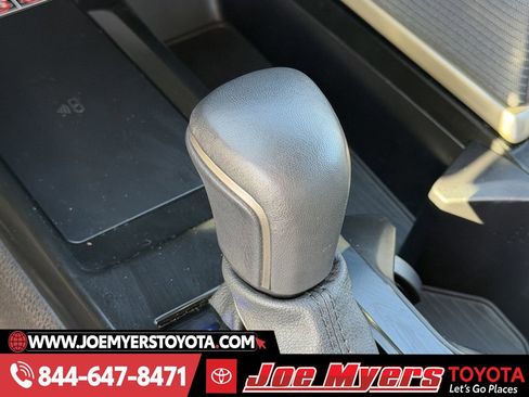 Used 2025 Toyota Camry SE image 21