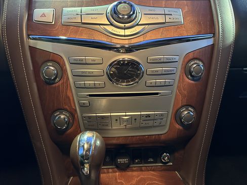 Used 2017 INFINITI QX80 Limited image 17