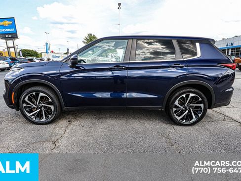 Used 2023 Mitsubishi Outlander SE image 10