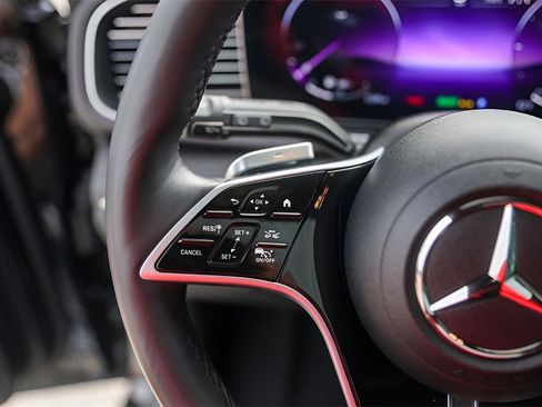 Used 2024 Mercedes-Benz GLE 450e GLE 450e image 17