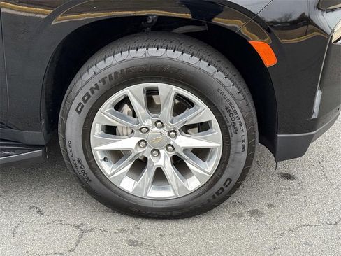 Used 2024 Chevrolet Suburban Premier image 9