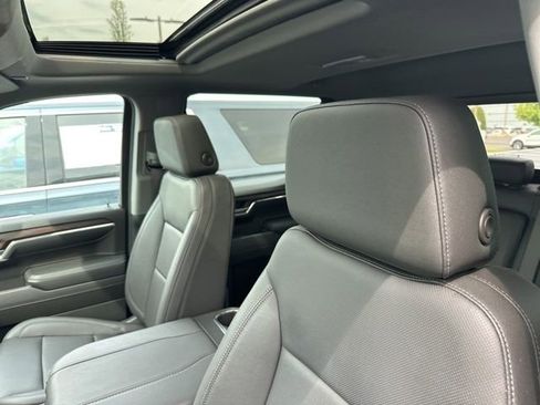 Used 2024 GMC Sierra 1500 SLT w/ SLT Premium Package AWD/4WD image 7