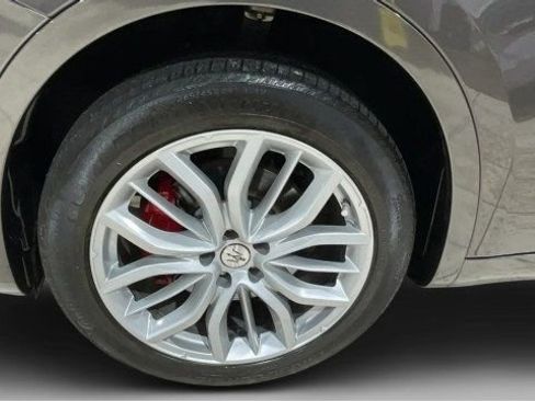 Used 2022 Maserati Levante GT image 21