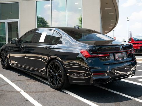 Used 2021 BMW 740i w/ M Sport Package RWD image 17