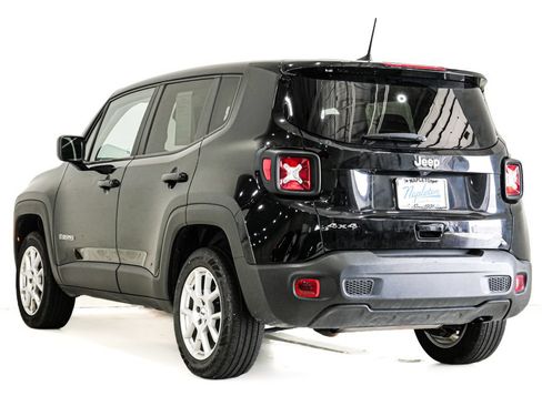 Used 2023 Jeep Renegade Latitude AWD/4WD image 8
